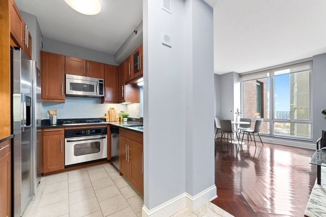 $865,000 | 1 Charles Street South, Unit 1507, Boston, MA 02116