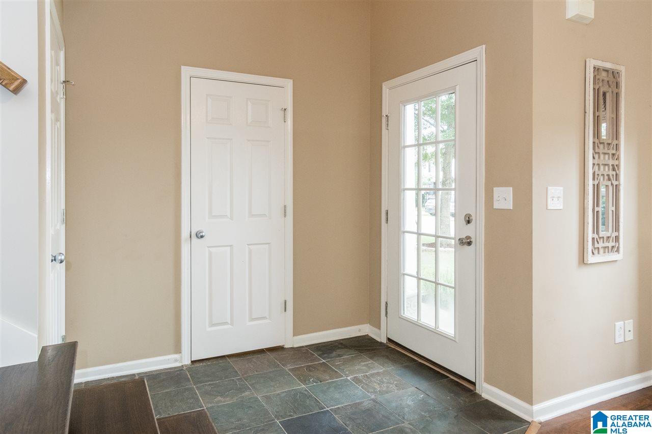 526 Cahaba Manor Lane Pelham, AL 35124 - Photo 5 of 41
