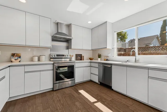 $1,370,000 | 851 Peary Lane, Foster City, CA 94404