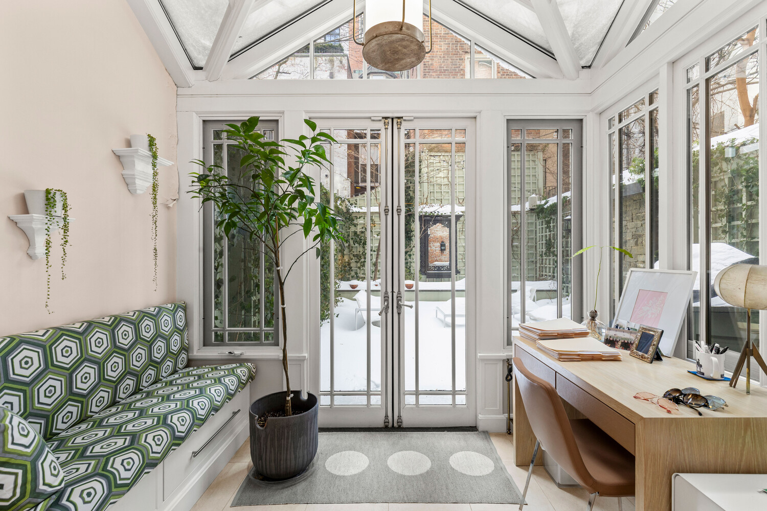 116 East 70th Street Manhattan, NY 10021 - Photo 5 of 22 a view of a entryway and front door