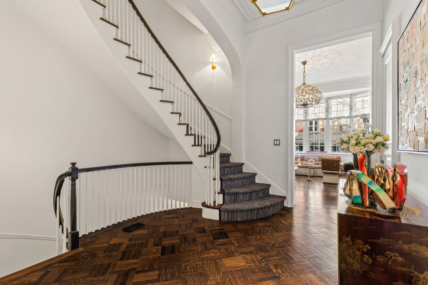 116 East 70th Street Manhattan, NY 10021 - Photo 7 of 22 a view of entryway and hall
