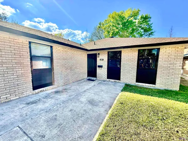 $2,100 | 436 Jennifer Jean Drive, Baton Rouge, LA 70808