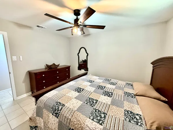 $2,100 | 436 Jennifer Jean Drive, Baton Rouge, LA 70808