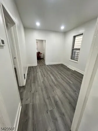 $2,300 | 525 Franklin Street, Elizabeth Port, NJ 07206