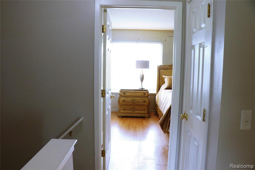 237 Oak Ridge Drive Pontiac, MI 48341 - Photo 15 of 22 Gallery Image 15