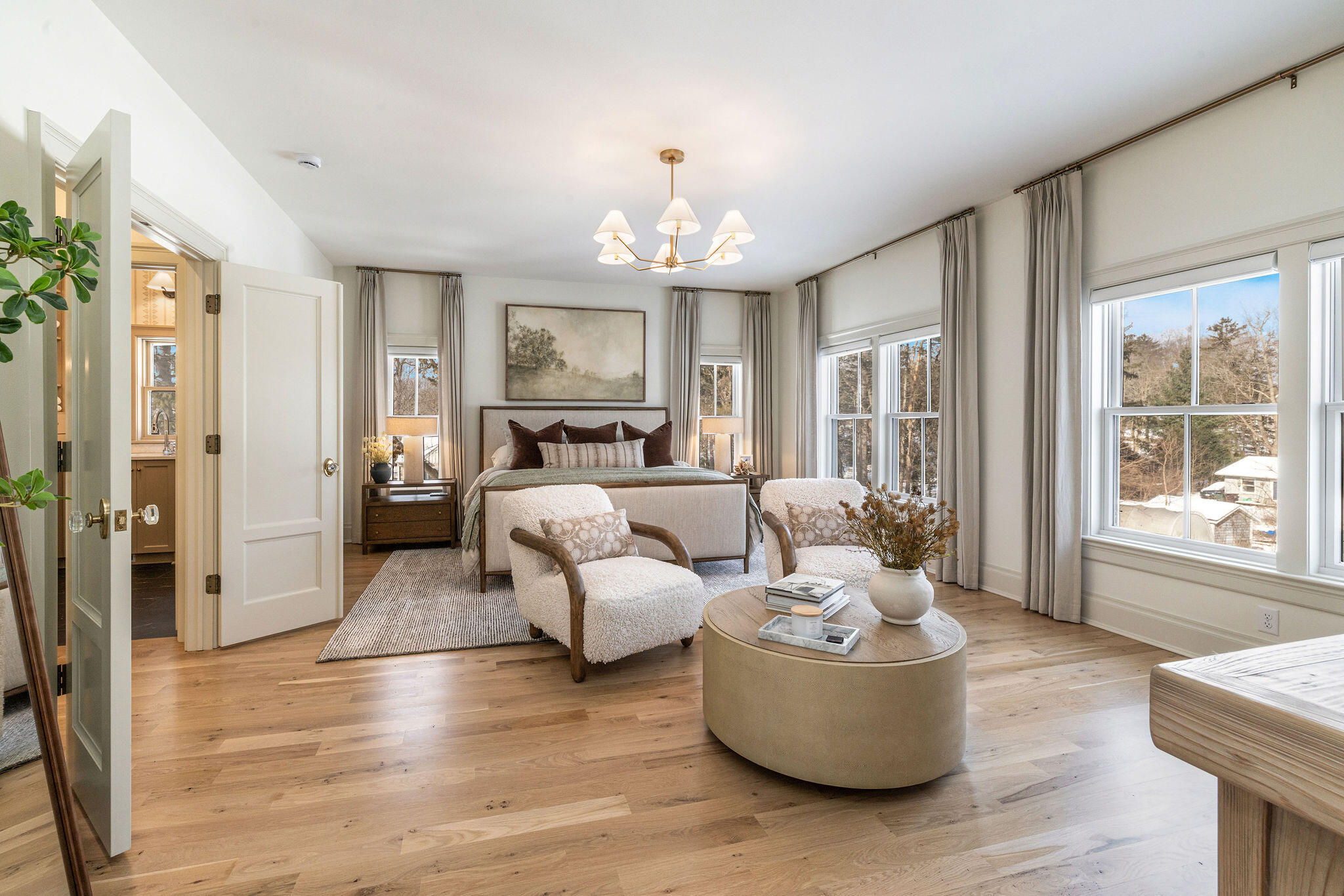 545 Wisconsin Avenue Delafield, WI 53018 - Photo 11 of 24 Comfortable suite with sitting area and En-Suite Bath