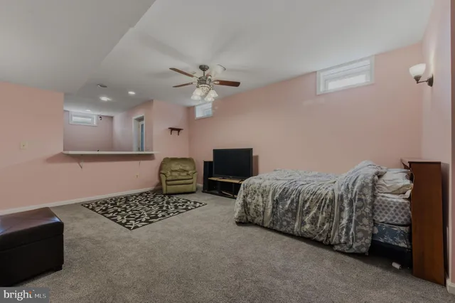 $739,900 | 19 Hempstead Drive, Newark, DE 19702