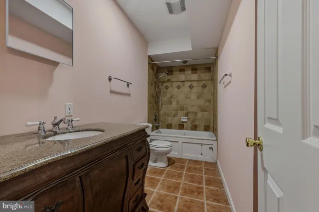 $739,900 | 19 Hempstead Drive, Newark, DE 19702