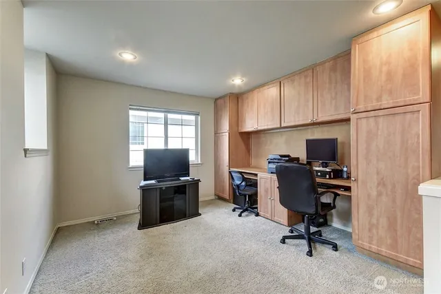 $4,300 | 19137 Northeast 65th Way, Redmond, WA 98052