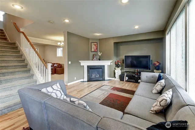 $4,300 | 19137 Northeast 65th Way, Redmond, WA 98052