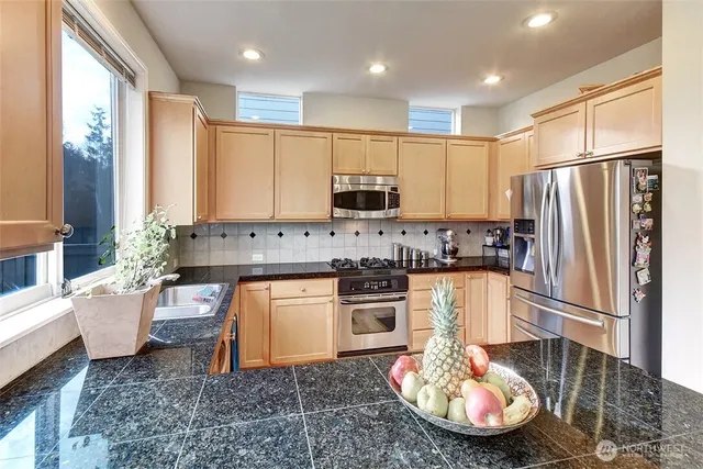 $4,300 | 19137 Northeast 65th Way, Redmond, WA 98052