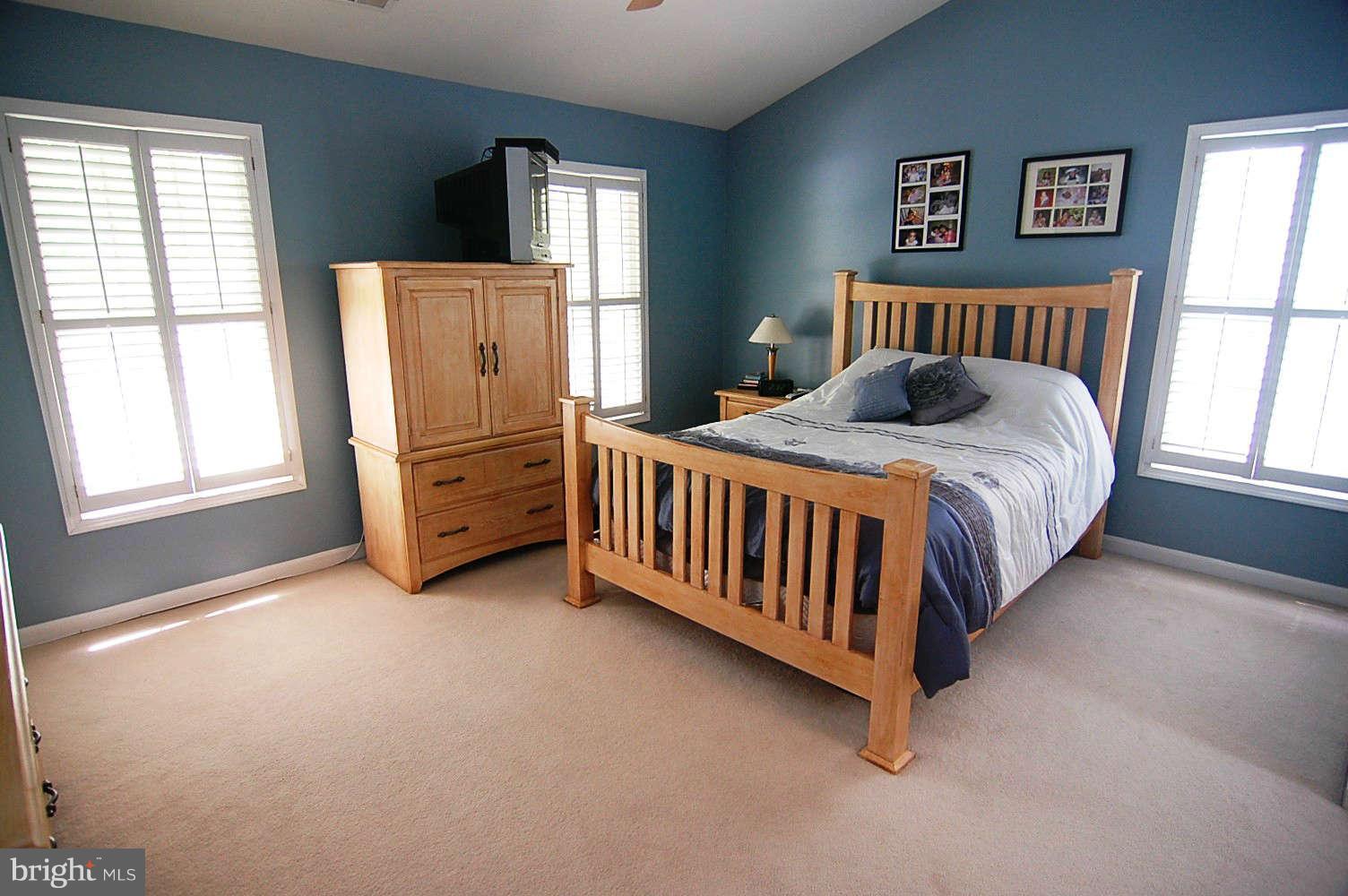 18833 Falling Star Road Germantown, MD 20874 - Photo 12 of 30 Huge Master Bedroom