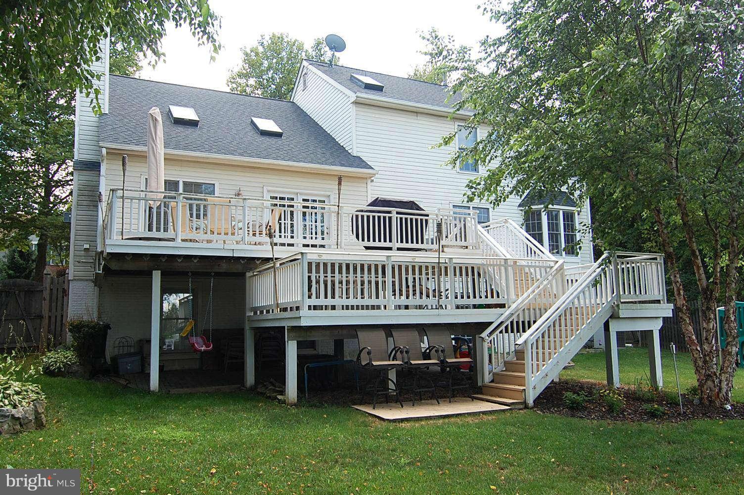 18833 Falling Star Road Germantown, MD 20874 - Photo 26 of 30 Rear view of the house