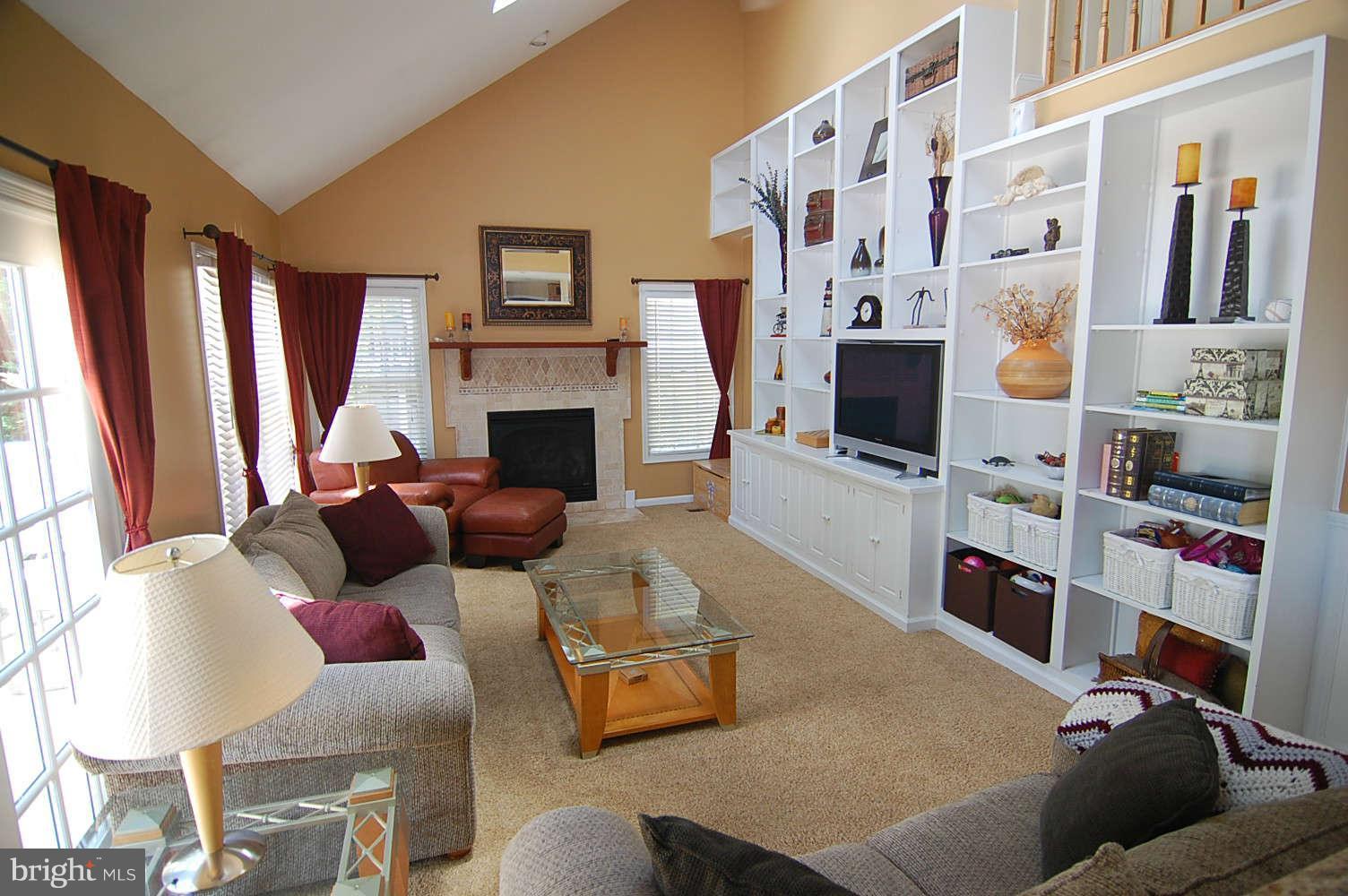 18833 Falling Star Road Germantown, MD 20874 - Photo 7 of 30 Family Room