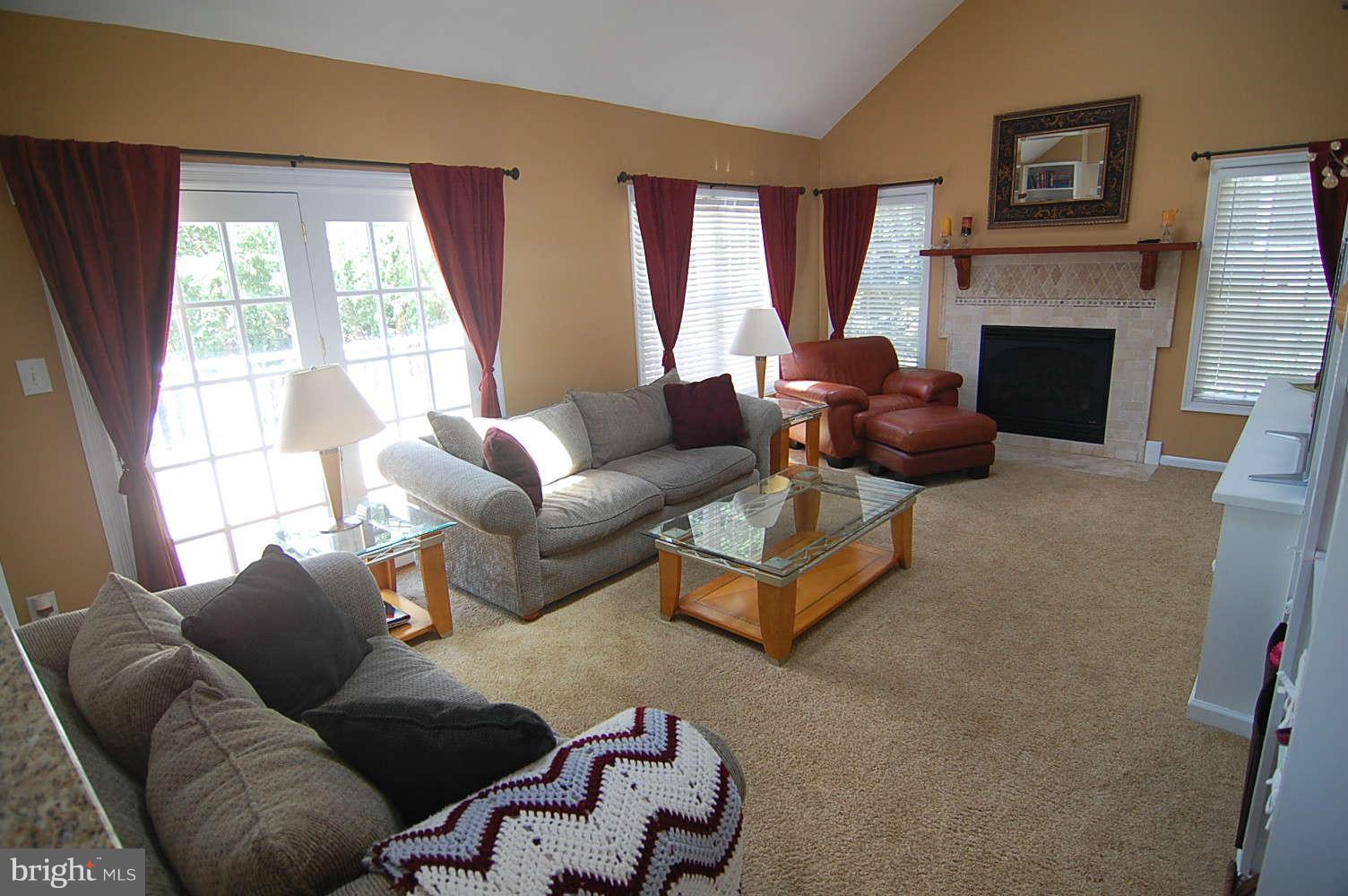 18833 Falling Star Road Germantown, MD 20874 - Photo 8 of 30 Family Room