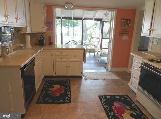 5547 Quaker Neck Landing Road Chestertown, MD 21620 - Photo 4 of 28 Kitchen