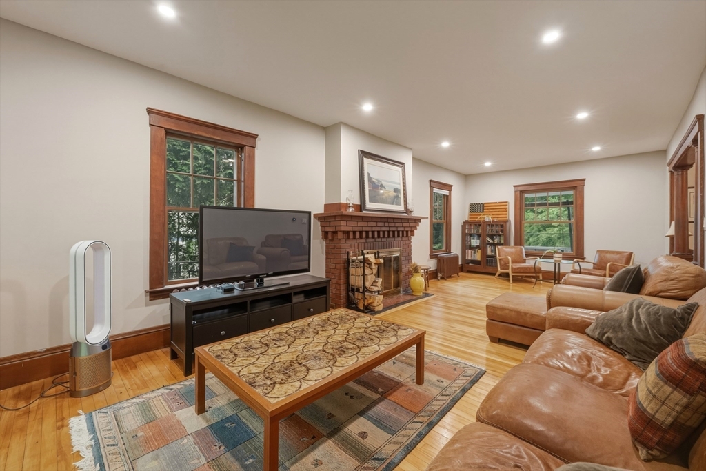 2 Biltmore Road Worcester, MA 01602 - Photo 15 of 39