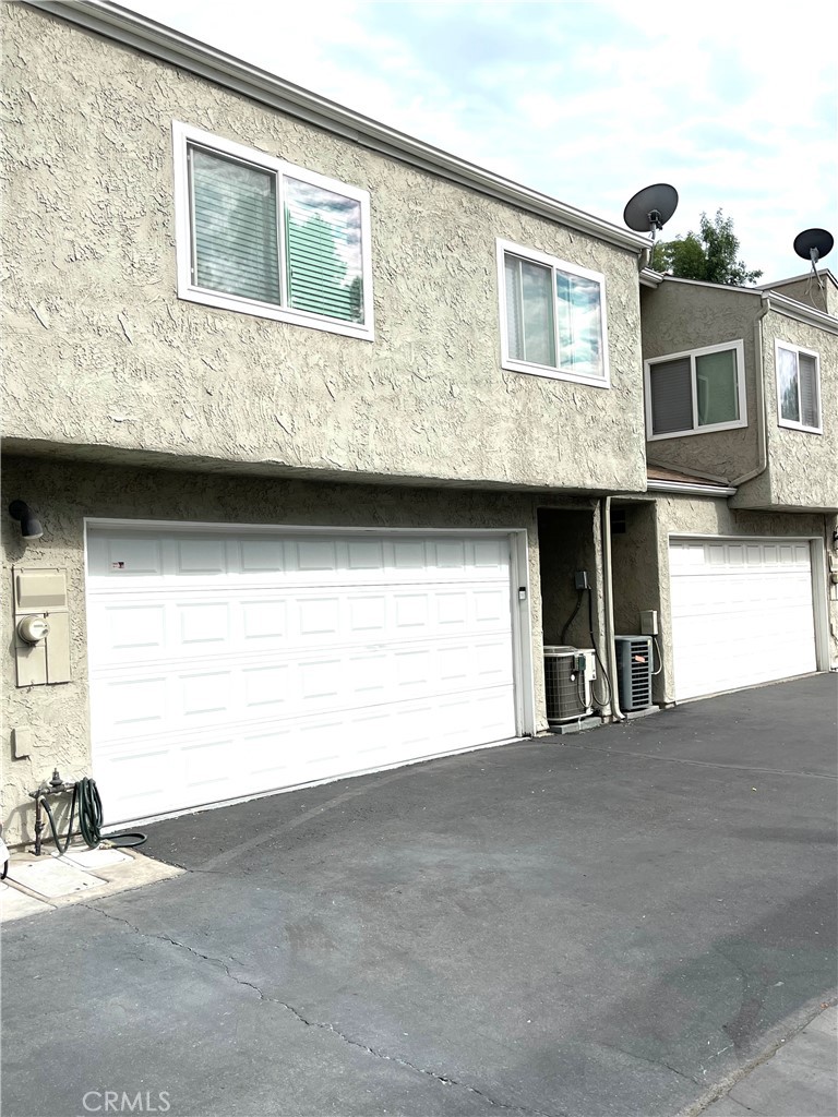25711 Tournament Road Valencia, CA 91355 - Photo 26 of 31 2-car attached direct access garage