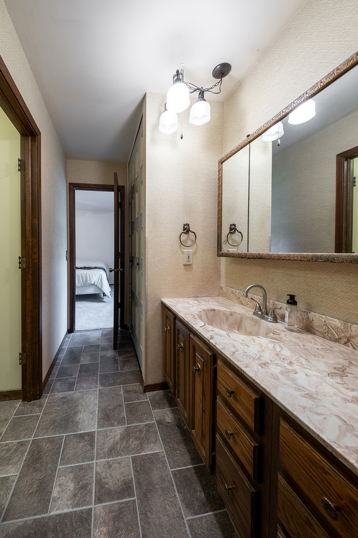 16 Sherwick Road Oswego, IL 60543 - Photo 13 of 28 Gallery Image 13