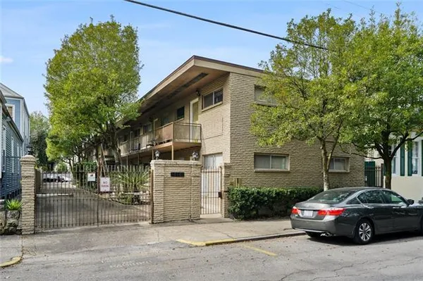 $1,200 | 718 Frenchmen Street, Unit 6, New Orleans, LA 70116