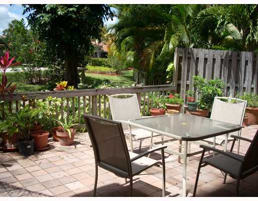 5719 Fox Hollow Drive, Unit B Boca Raton, FL 33486 - Photo 3 of 9 Additional Photo