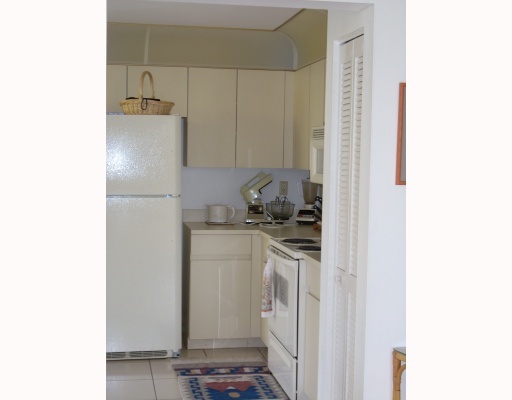 5719 Fox Hollow Drive, Unit B Boca Raton, FL 33486 - Photo 8 of 9 Additional Photo