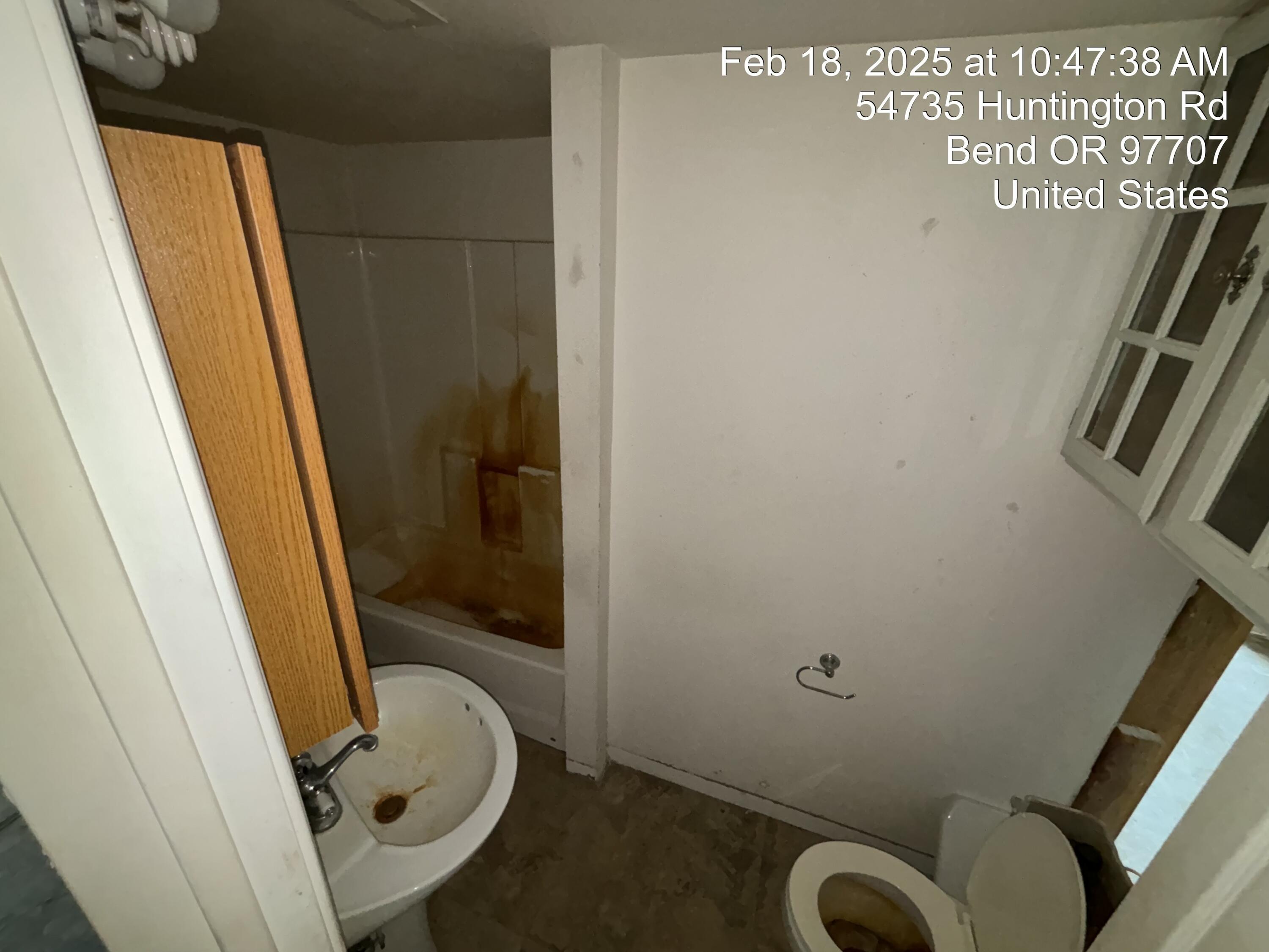 17364 Beaver Place Bend, OR 97707 - Photo 29 of 44 Bath on lower level