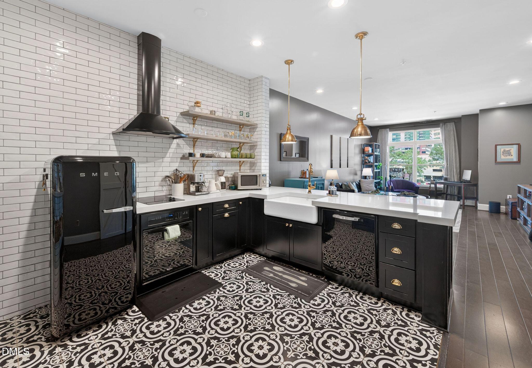317 West Morgan Street, Unit 305 Raleigh, NC 27601 - Photo 5 of 49 DSC_4336