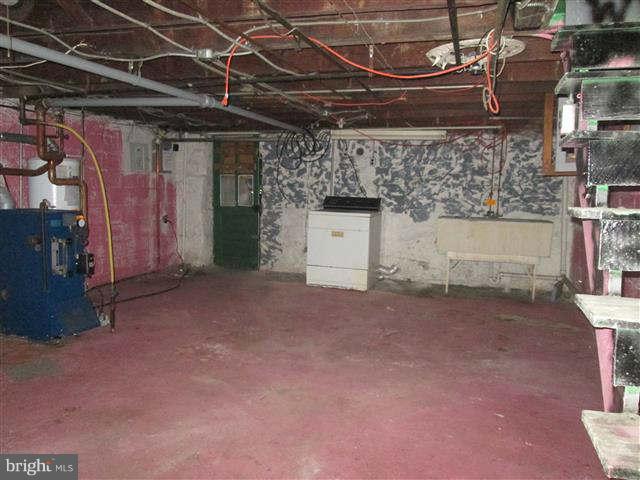 353 Marydell Road Baltimore, MD 21229 - Photo 18 of 20 a view of room with an empty space