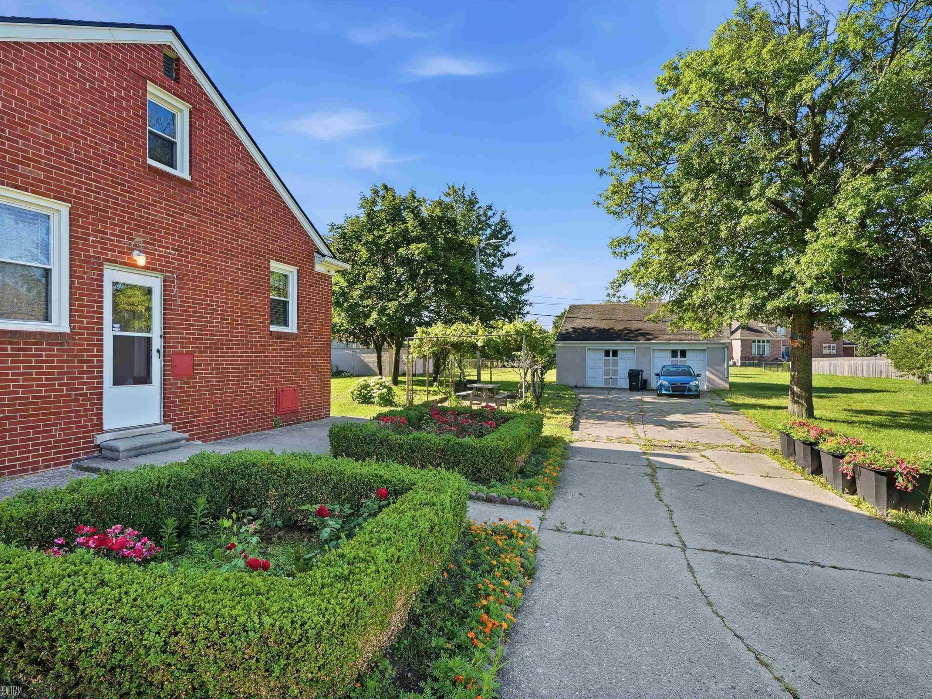4466 18 1/2 Mile Road Sterling Heights, MI 48314 - Photo 19 of 41