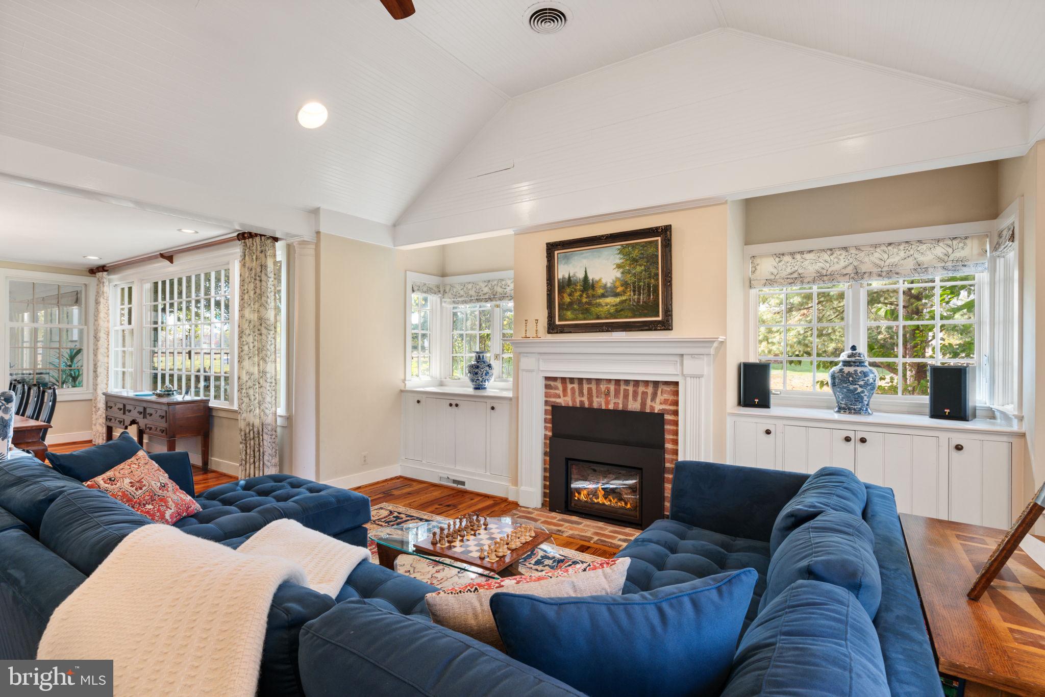 19937 Evergreen Mills Road Leesburg, VA 20175 - Photo 23 of 119 Family Room