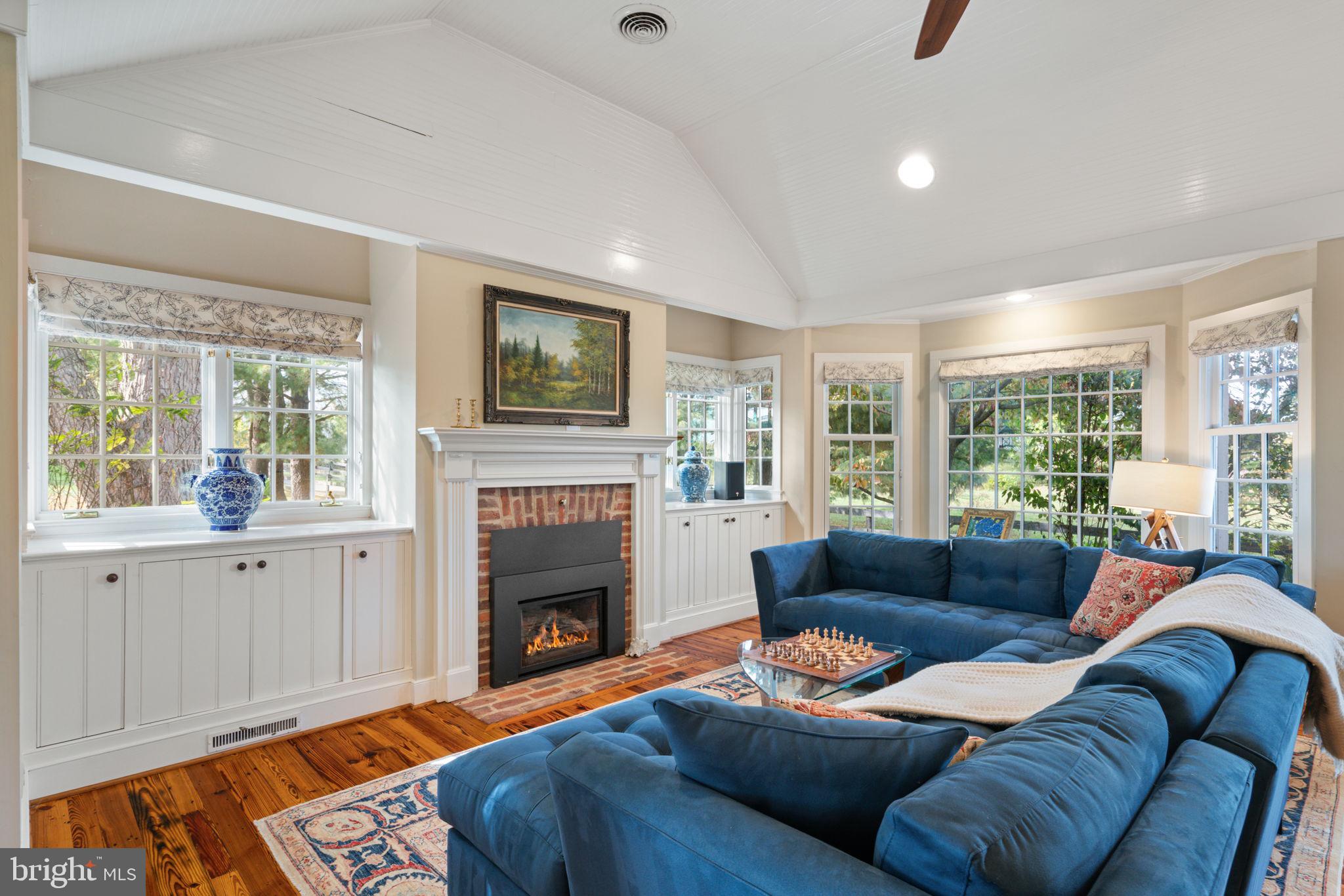 19937 Evergreen Mills Road Leesburg, VA 20175 - Photo 24 of 119 Family Room