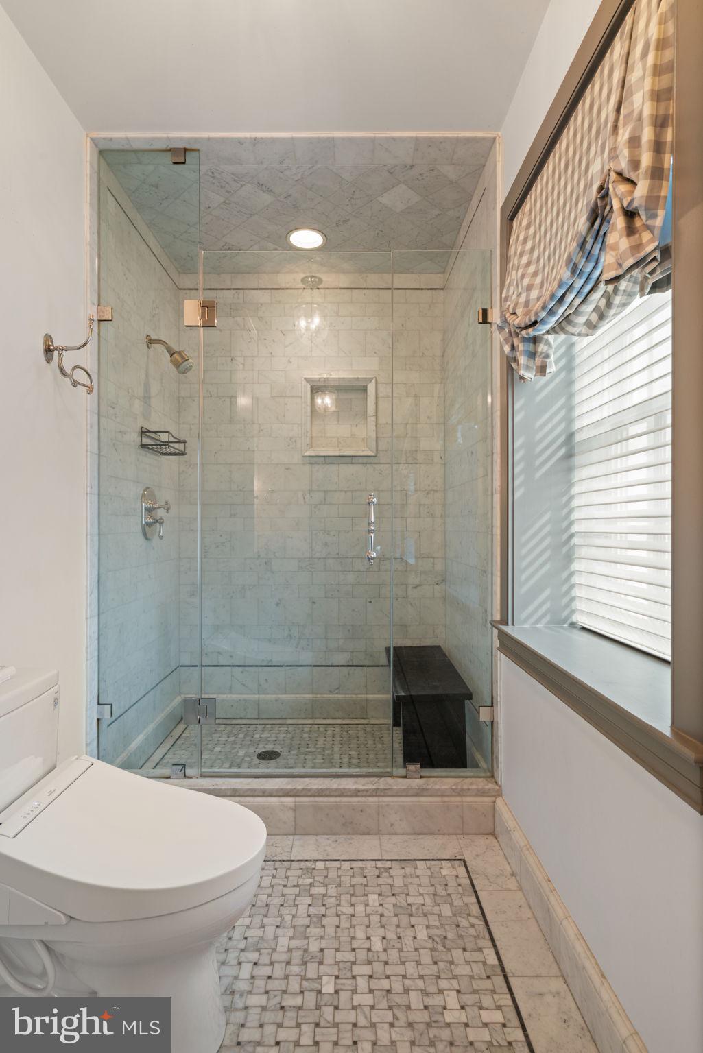 19937 Evergreen Mills Road Leesburg, VA 20175 - Photo 40 of 119 Primary Bathroom