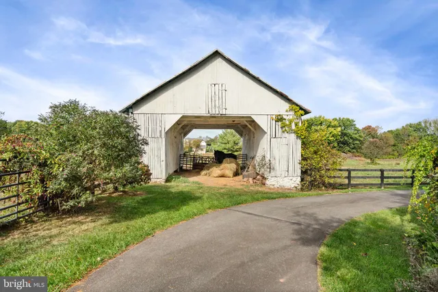 $2,750,000 | 19937 Evergreen Mills Road, Leesburg, VA 20175