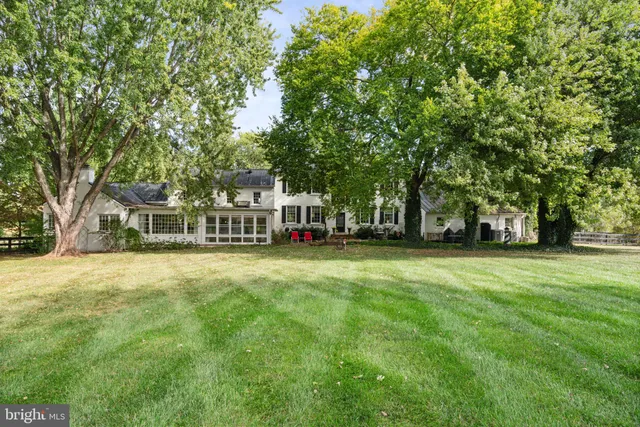 $2,750,000 | 19937 Evergreen Mills Road, Leesburg, VA 20175