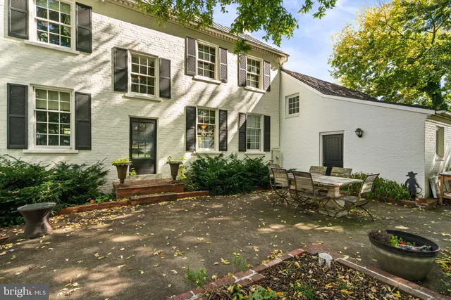 $2,750,000 | 19937 Evergreen Mills Road, Leesburg, VA 20175