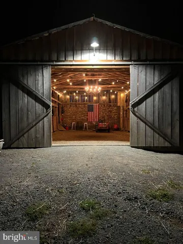 $2,750,000 | 19937 Evergreen Mills Road, Leesburg, VA 20175