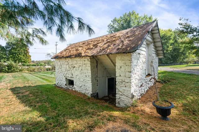 $2,750,000 | 19937 Evergreen Mills Road, Leesburg, VA 20175