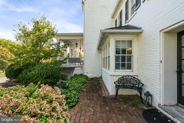 $2,750,000 | 19937 Evergreen Mills Road, Leesburg, VA 20175