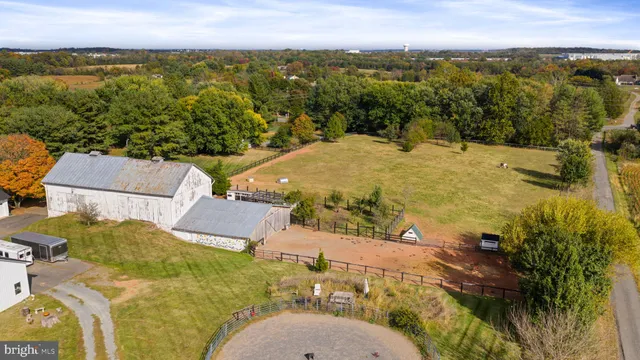 $2,750,000 | 19937 Evergreen Mills Road, Leesburg, VA 20175