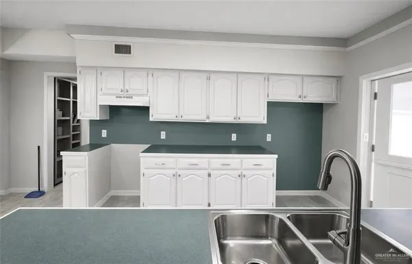$2,200 | 1403 North Shary Road, Mission, TX 78572