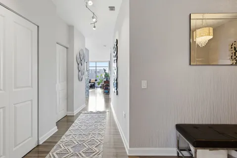 $599,900 | 100 East 14th Street, Unit 2706, Chicago, IL 60605