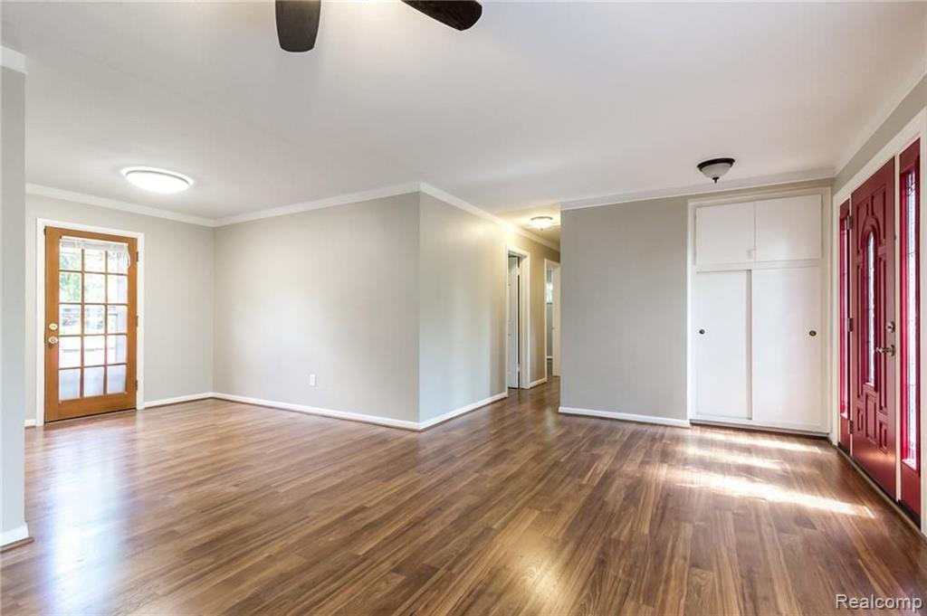 32740 Raphael Road Farmington, MI 48336 - Photo 9 of 36