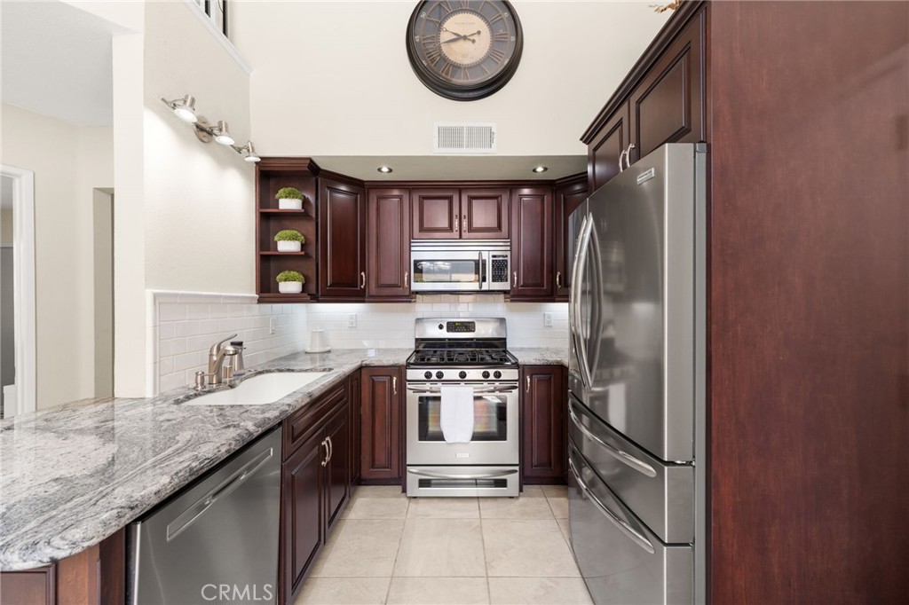20721 East Crest Lane, Unit B Walnut, CA 91789 - Photo 16 of 41