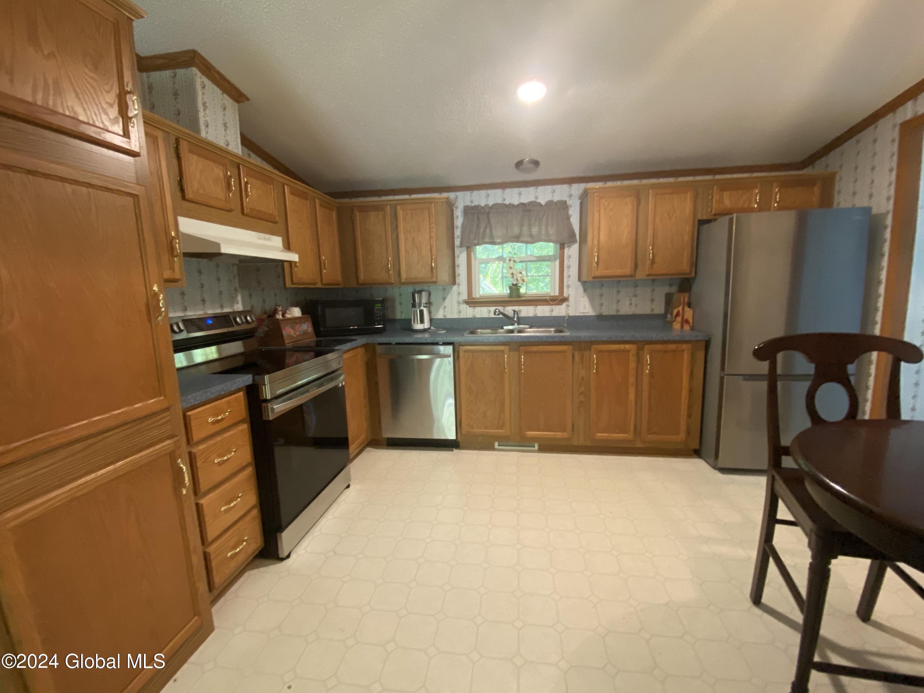1720 Creek Road Crown Point, NY 12928 - Photo 5 of 15 IMG_6974