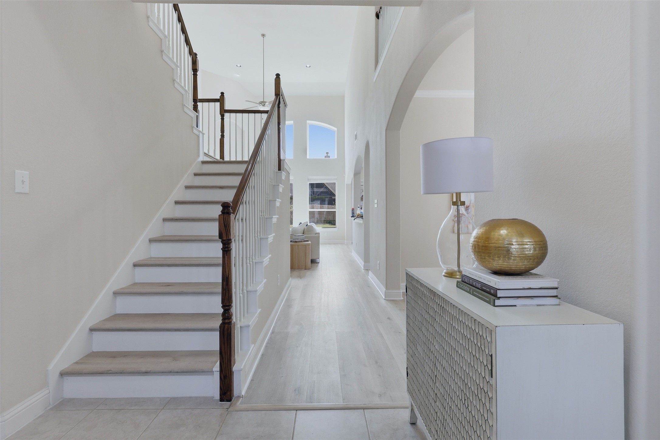 9926 Common Hawker Court Conroe, TX 77385 - Photo 4 of 40 TALL ceilings in the entry way