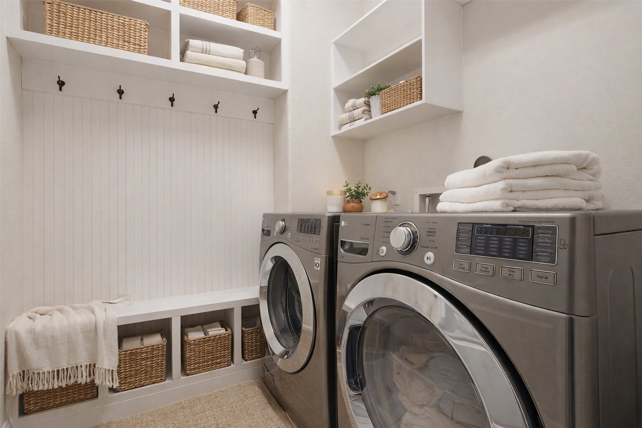 9926 Common Hawker Court Conroe, TX 77385 - Photo 9 of 40 Laundry/ Utility Room