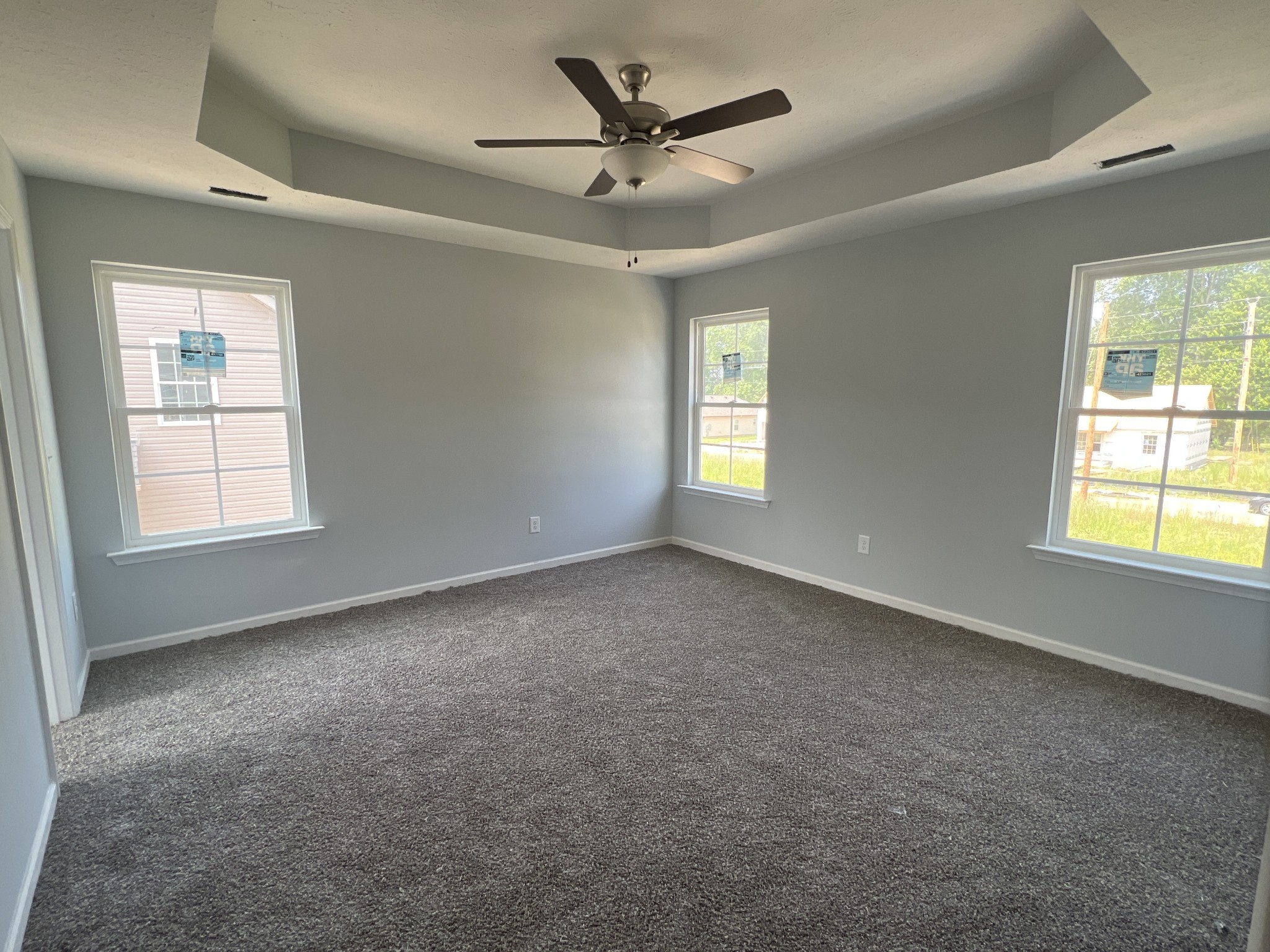 258 Timber Circle Manchester, TN 37355 - Photo 8 of 11 a view of an empty room with a window