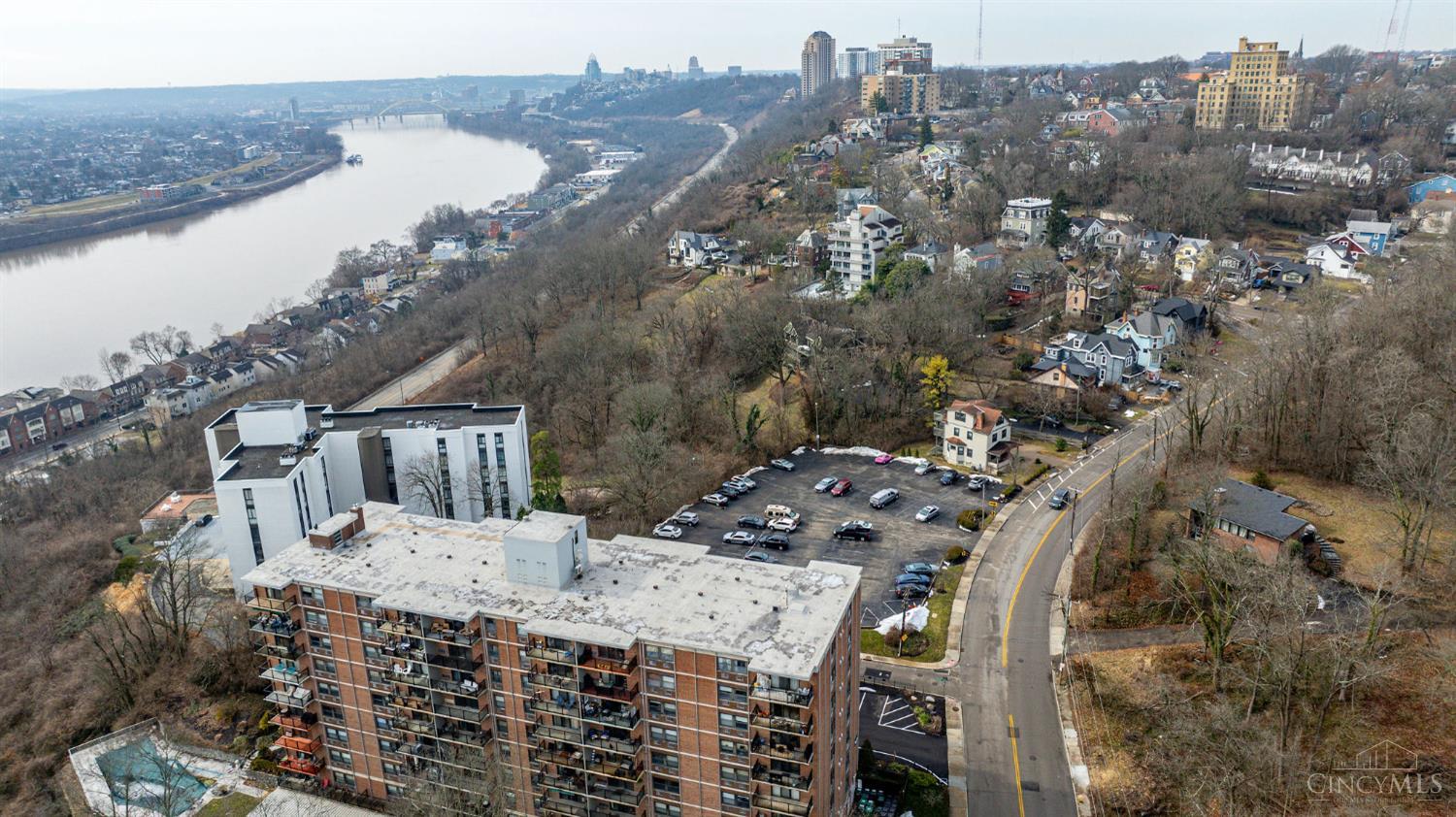 1815 William Howard Taft Road, Unit 501 Cincinnati, OH 45206 - Photo 20 of 32