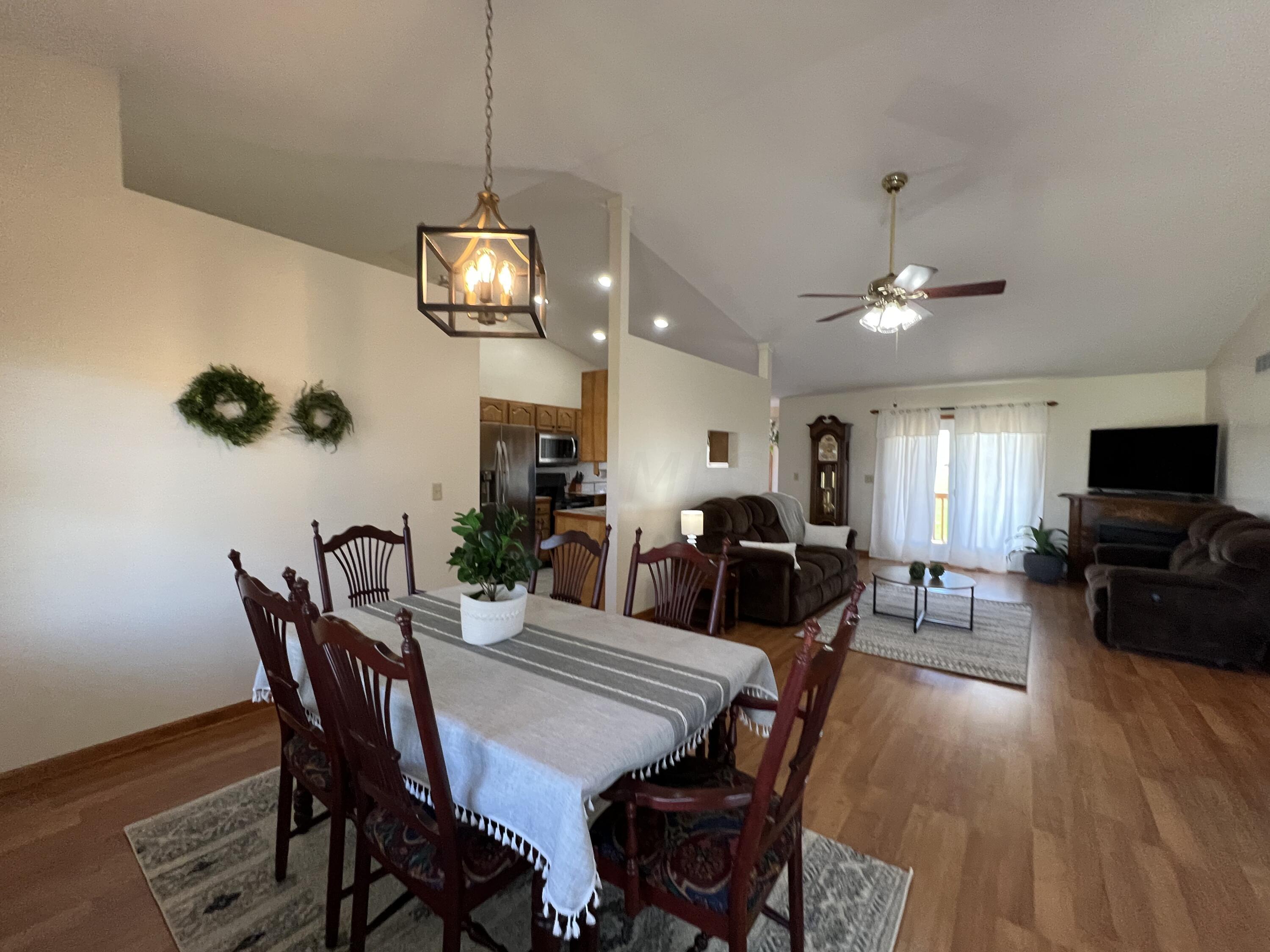 13629 Hoover Road Ashville, OH 43103 - Photo 3 of 25 IMG_3124